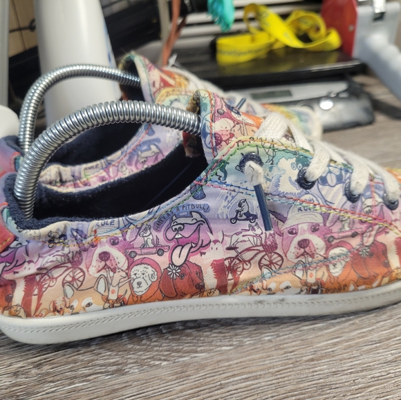 Bob's by Skechers Rainbow Dog Sneakers Women's Size 10 - Picture 3 of 7